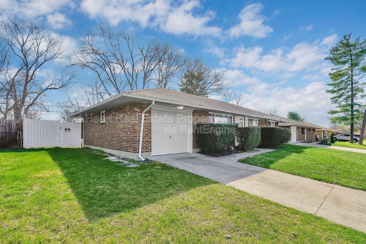 1386 Rosehill Rd #1 - Photo 2 of 25