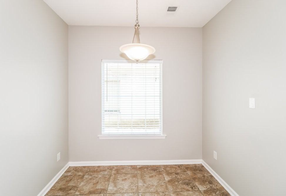 10093 Woodland Hills Dr - Photo 7 of 17