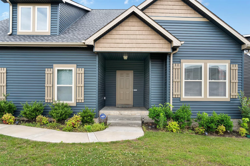 1182 Belvoir Ln - Photo 2 of 10