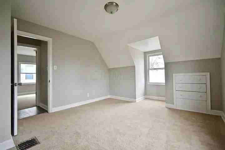 Driving Park Neighborhood - Photo 6 of 8