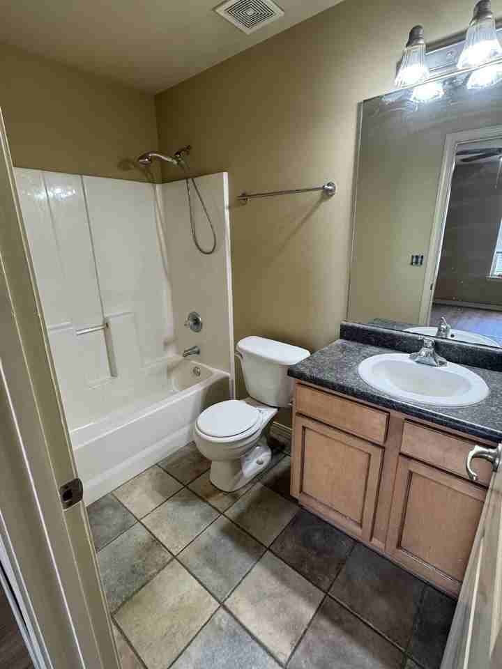 241 Toni Ln Apt B - Photo 5 of 15