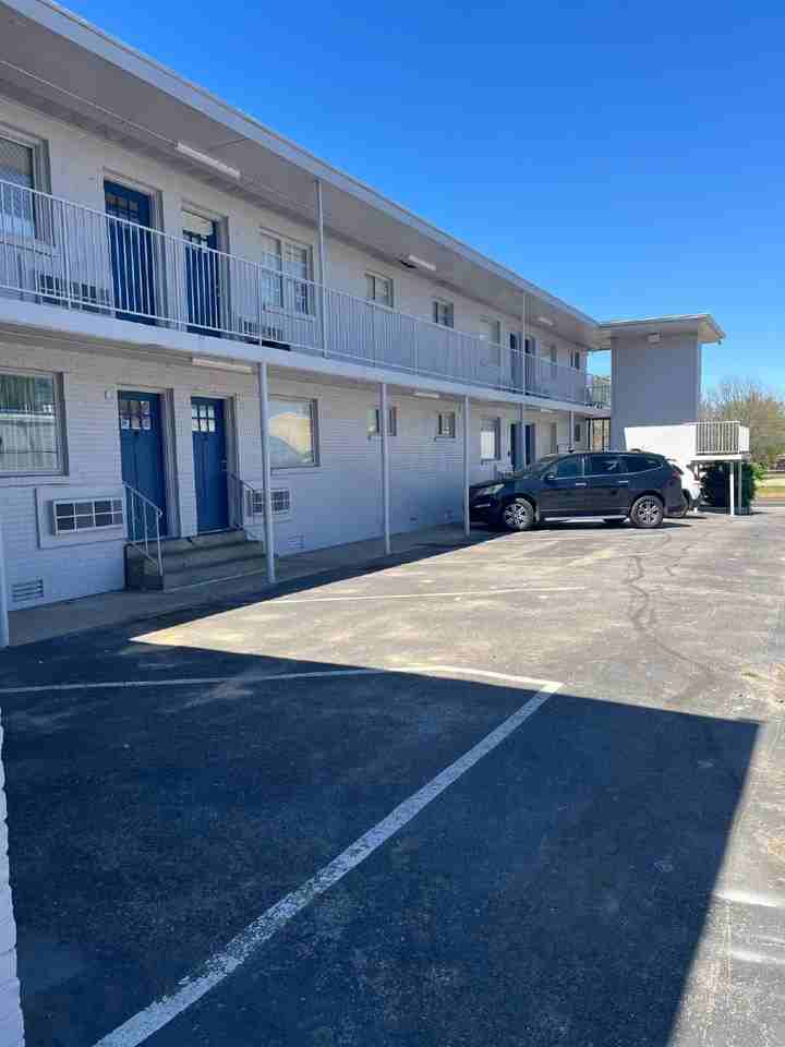 2607 Jefferson St Apt 1 - Photo 3 of 15