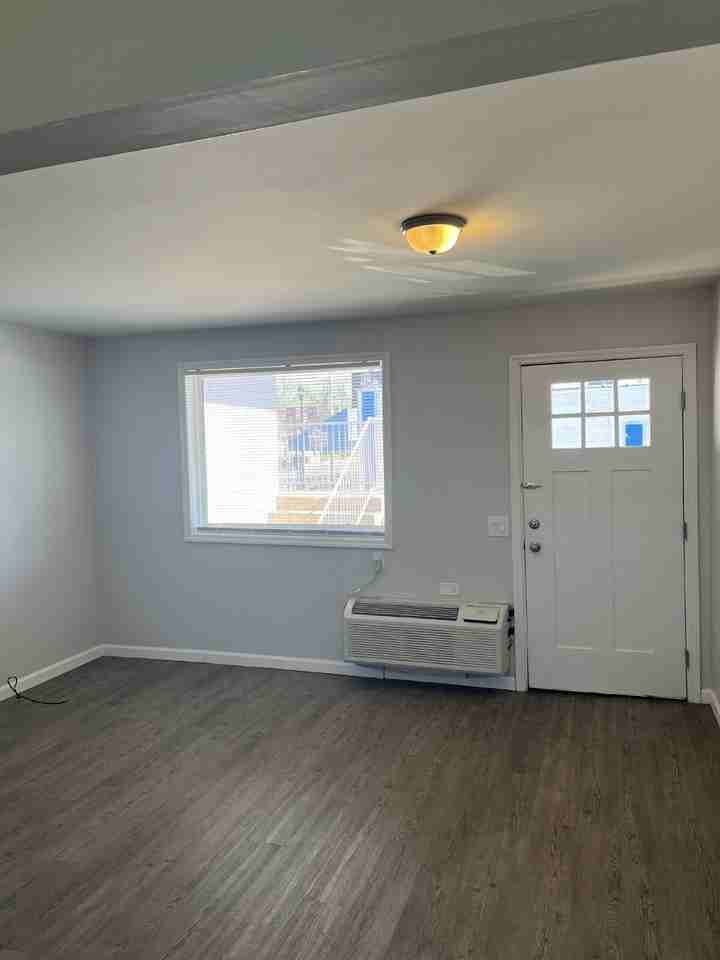 2607 Jefferson St Apt 1 - Photo 5 of 15