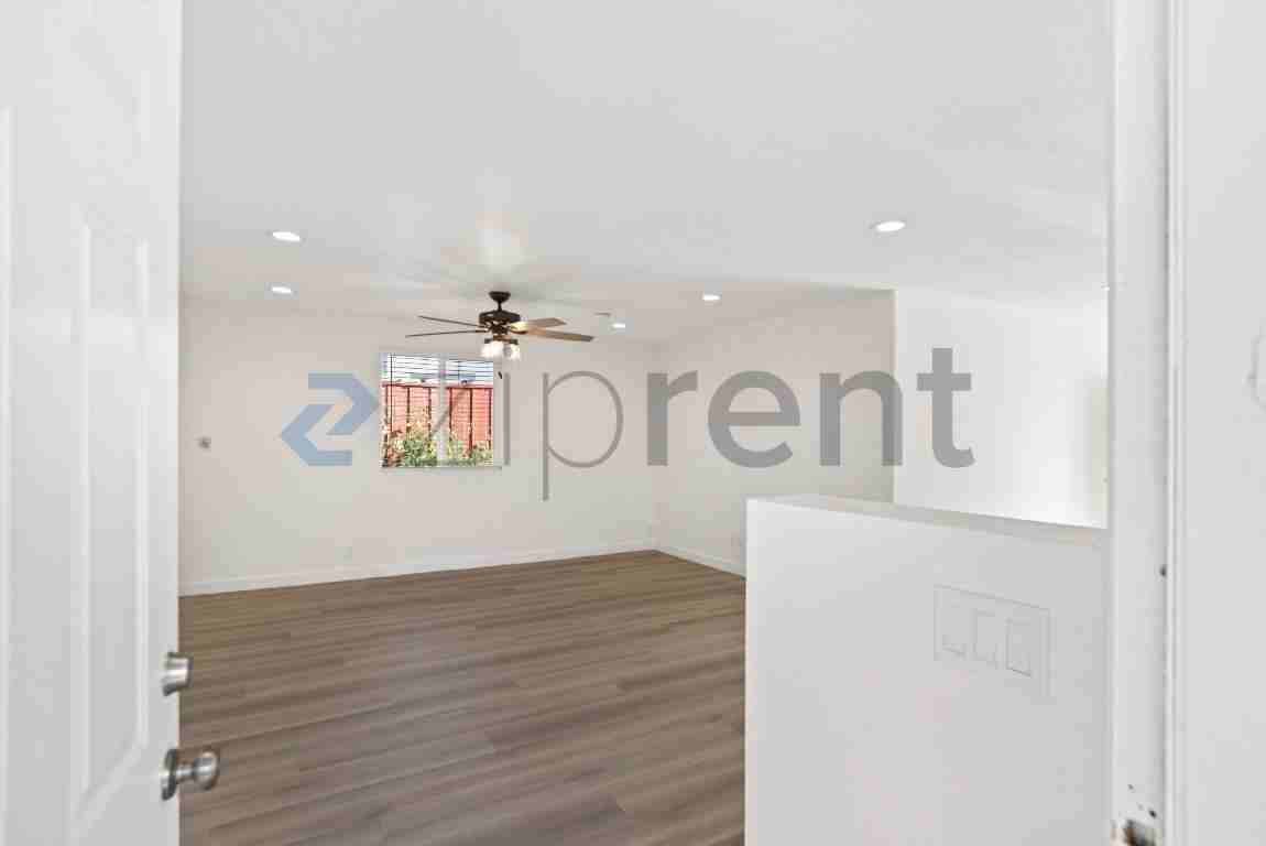 3066 Nightingale Pl - Photo 5 of 22