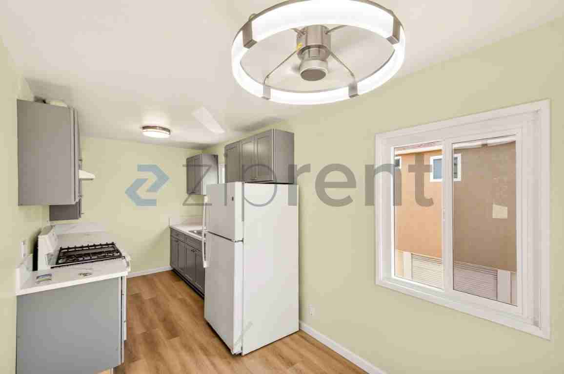 610 N Garfield Ave #1-2 - Photo 7 of 14