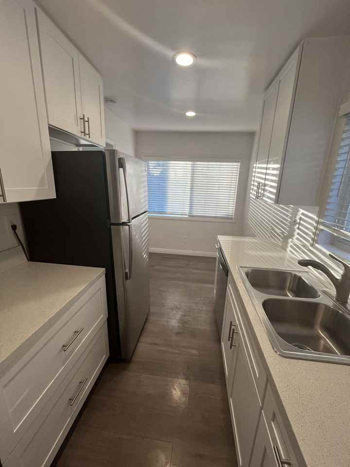 4167 Kansas St - Photo 7 of 9