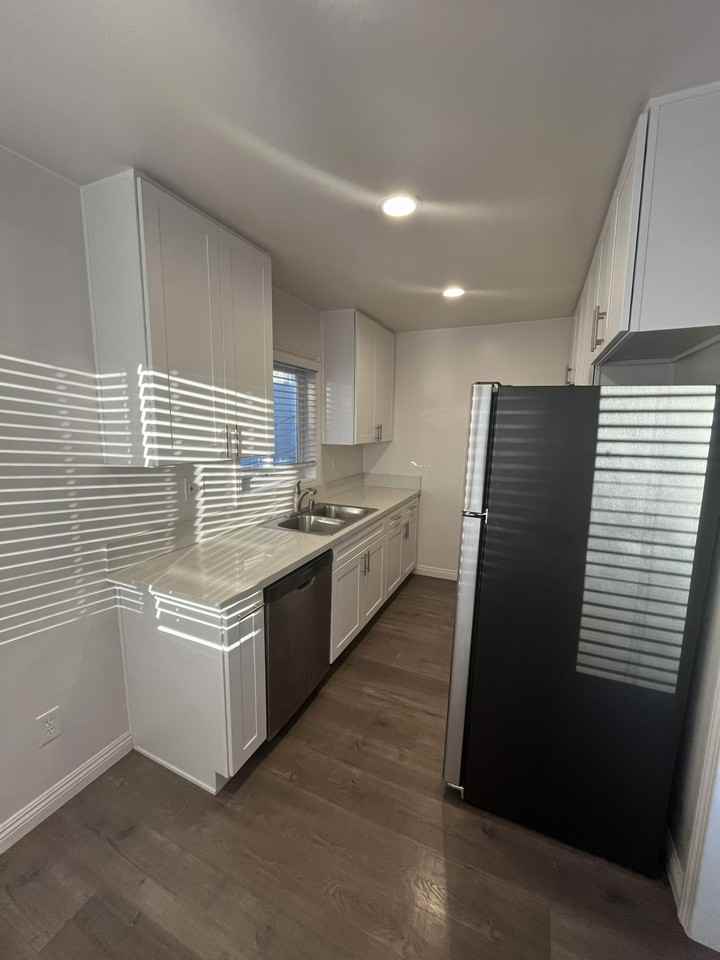 4167 Kansas St - Photo 6 of 9