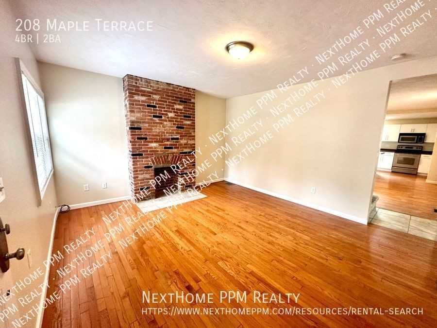 208 Maple Ter - Photo 5 of 23