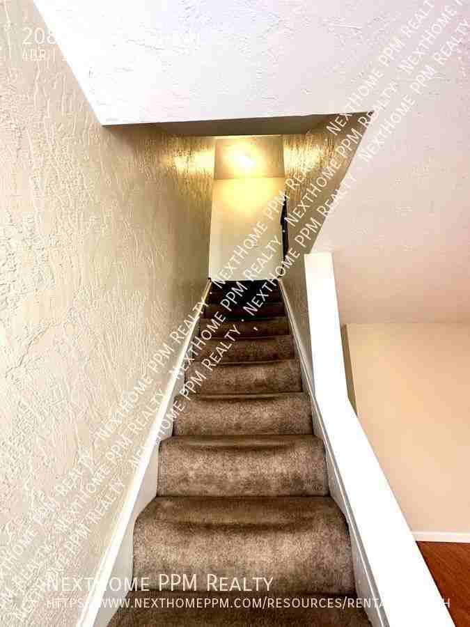 208 Maple Ter - Photo 7 of 23