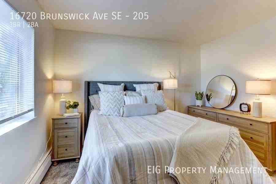 Kestrel Brunswick Avenue Southeast -  Prior Lake, MN 55372 - Photo 2 of 49