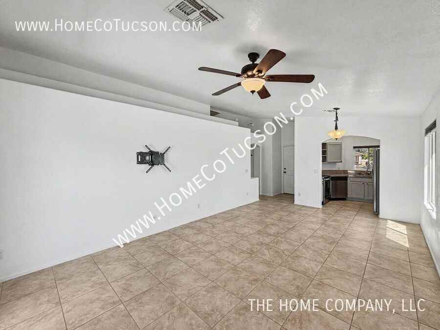 6619 W Wenden Way - Photo 6 of 30