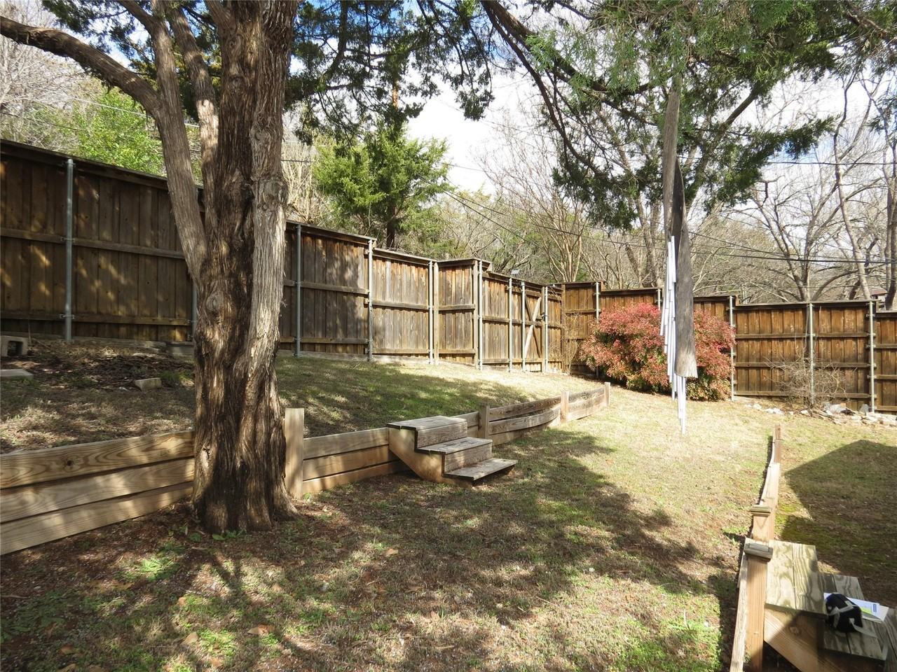 10505 Swallow Ln - Photo 3 of 23