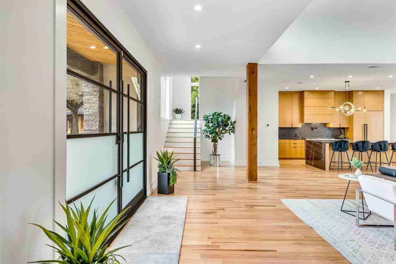 7533 Royal Pl - Photo 3 of 31