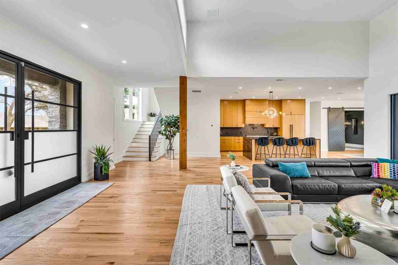 7533 Royal Pl - Photo 7 of 31