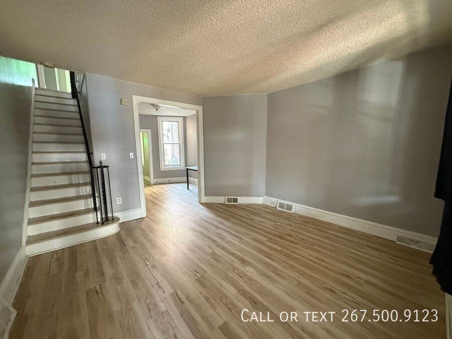 1928 Haworth St - Photo 3 of 16