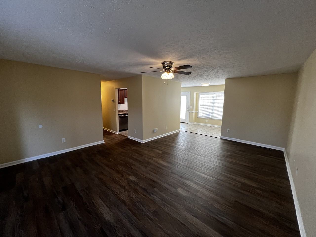 5220 Redfield Dr - Photo 5 of 24