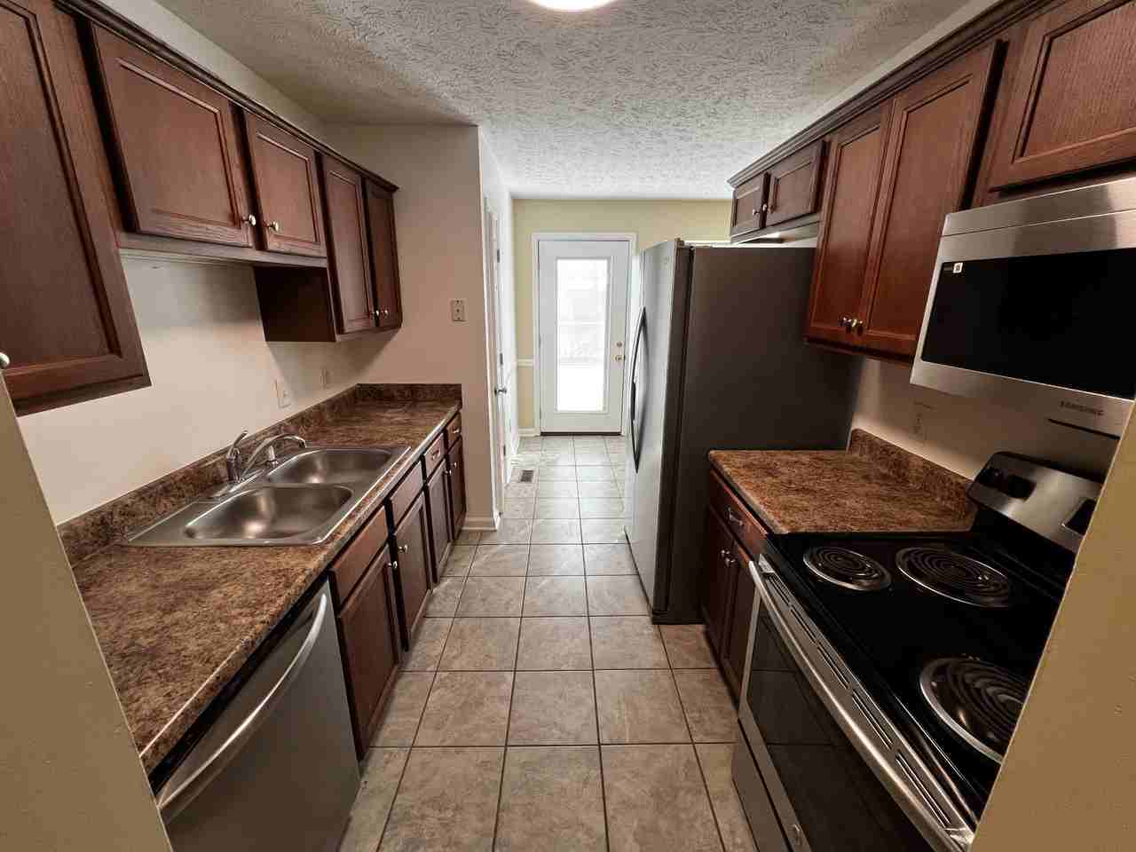 5220 Redfield Dr - Photo 6 of 24