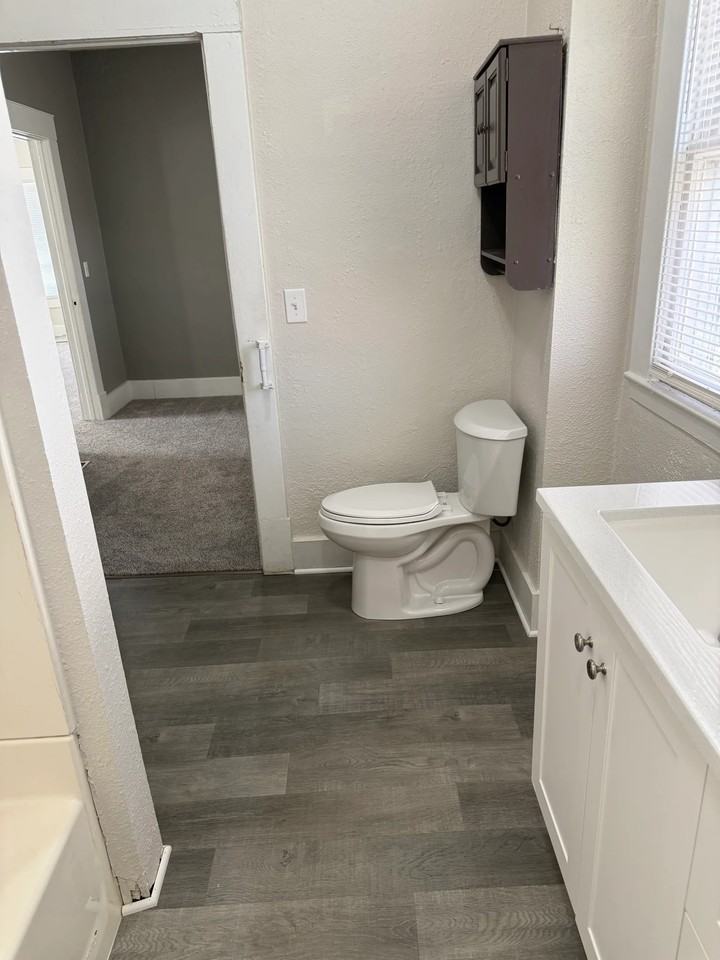 1330 S Laura Ave - Photo 7 of 24