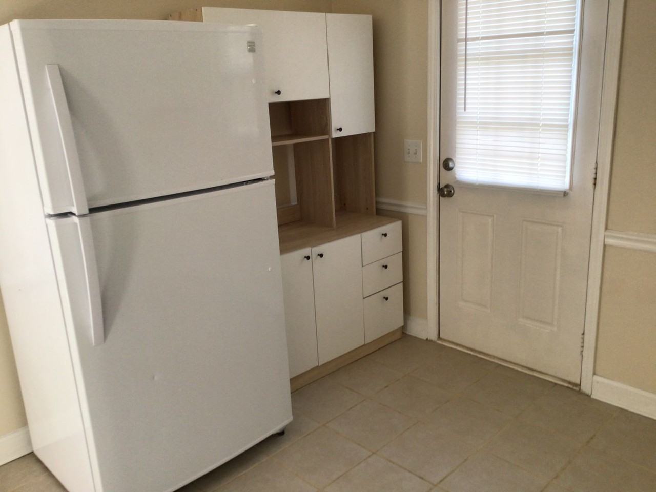 1005 Trollingwood Ln - Photo 6 of 10