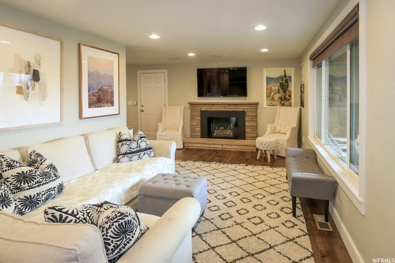 3005 S Jonetta Dr - Photo 4 of 36