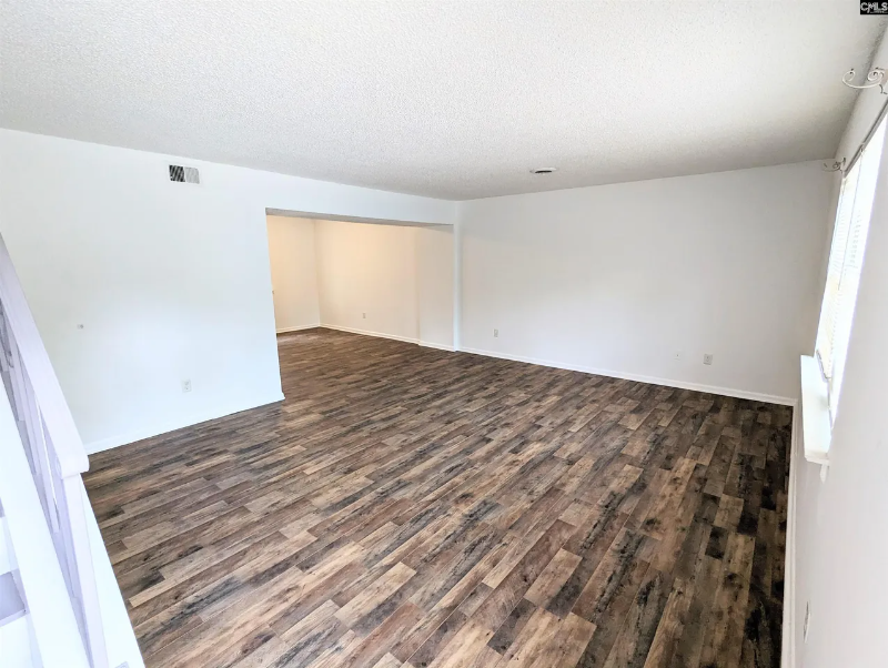 4708 Palm Tree Ln - Photo 3 of 10