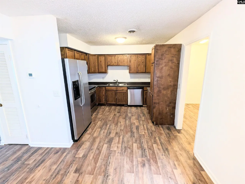 4708 Palm Tree Ln - Photo 4 of 10