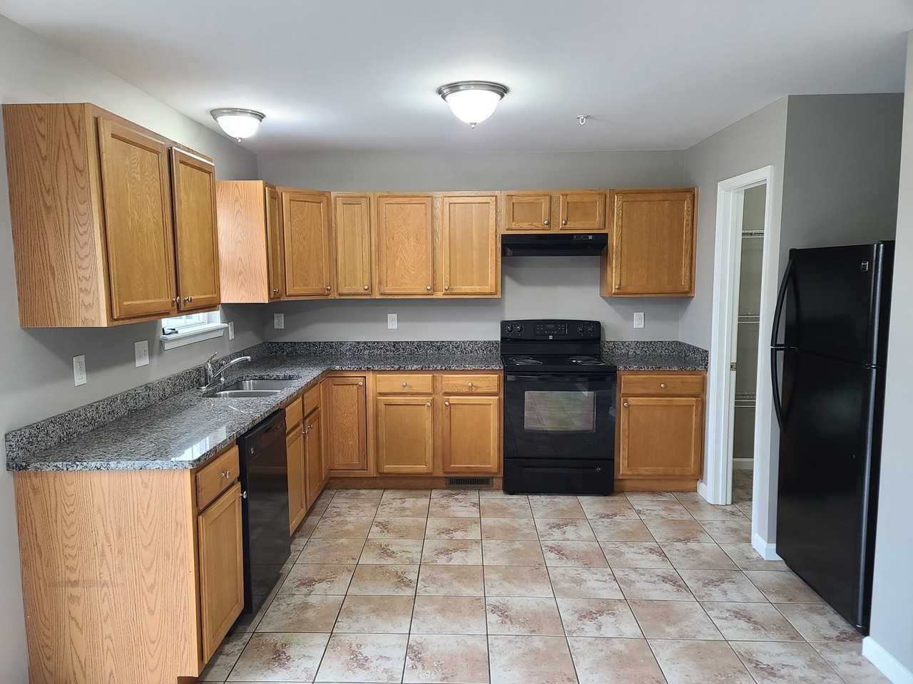 402 Viewpoint Way - Photo 2 of 50