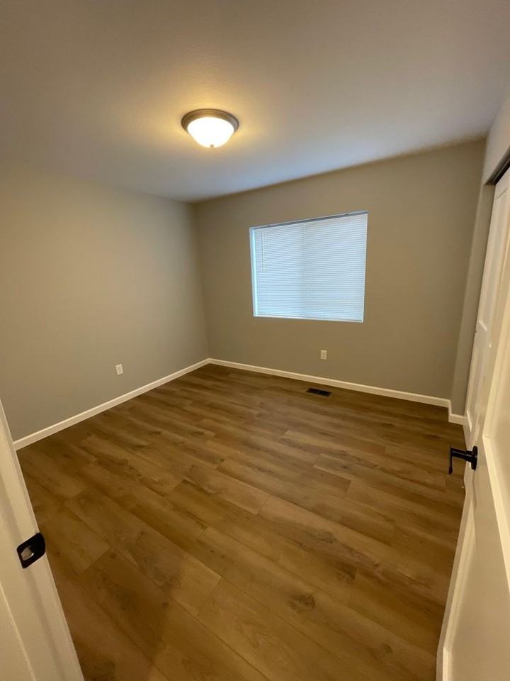 2506 Landmark Dr - Photo 4 of 8