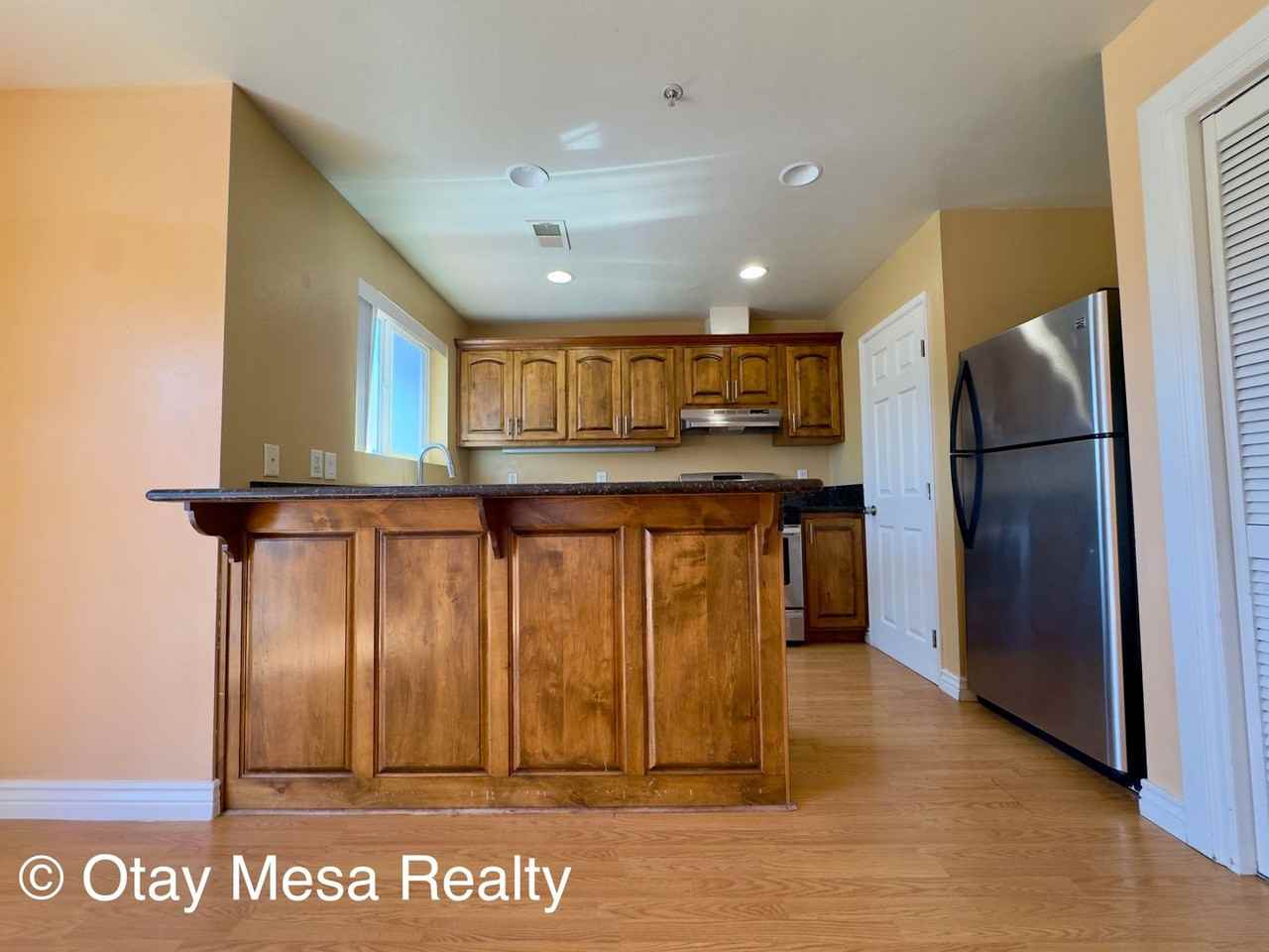 1061 Saturn Blvd - Photo 5 of 14