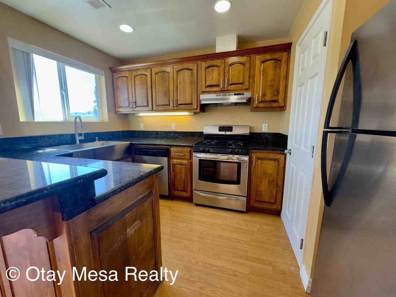 1061 Saturn Blvd - Photo 6 of 14