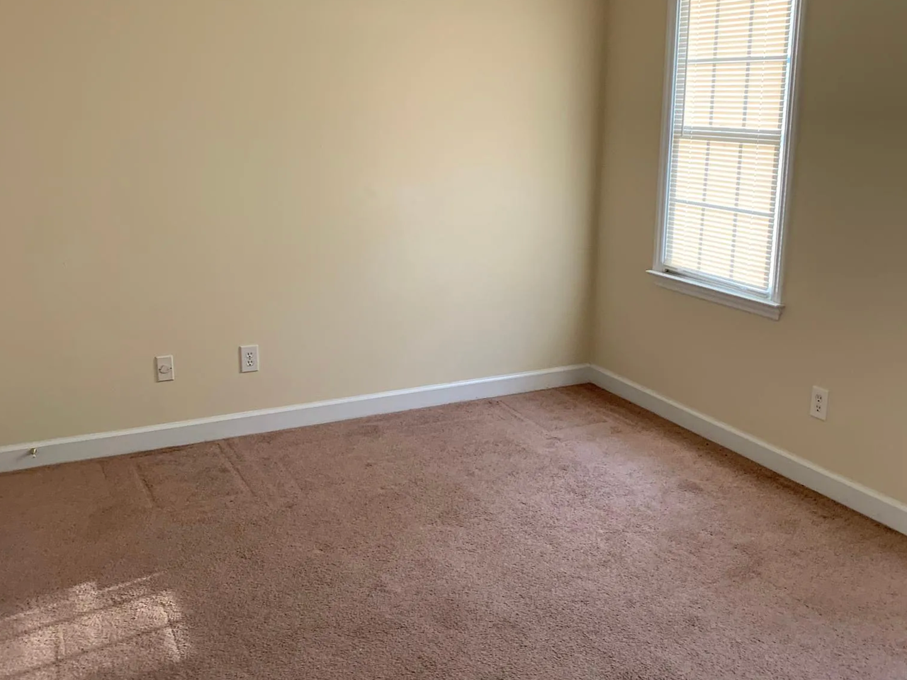 3212 Peachford Ln - Photo 7 of 11