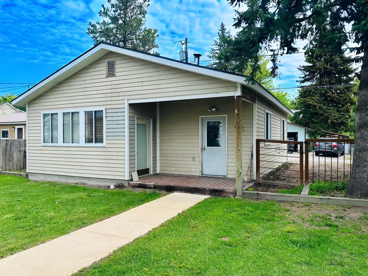 1135 3rd Ave W - Photo 6 of 40