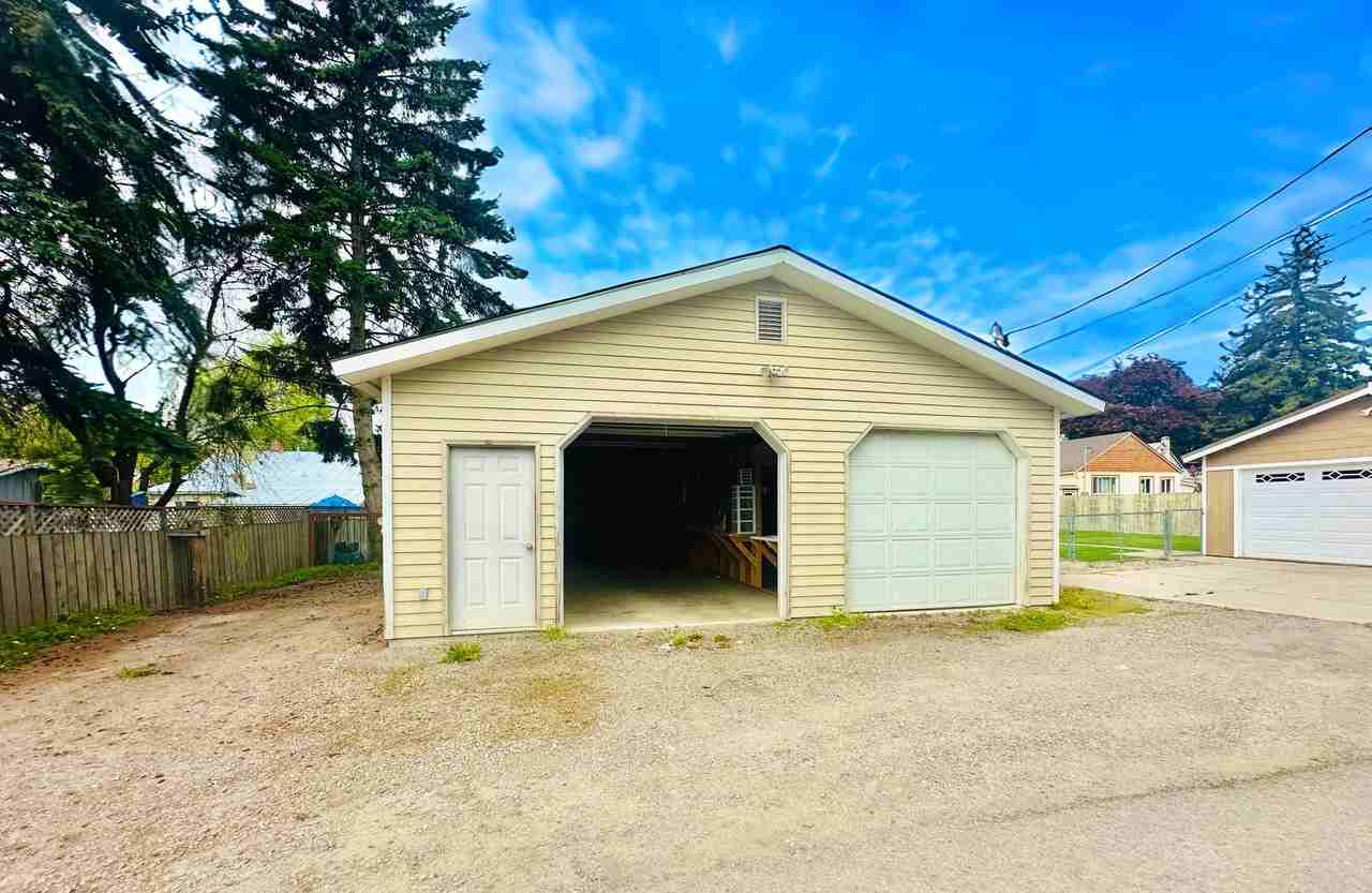 1135 3rd Ave W - Photo 7 of 40