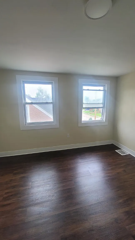 4485 W 136th St - Photo 5 of 11