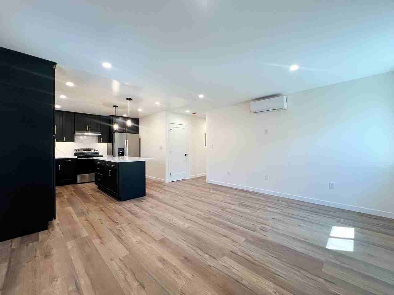 174 Chelsea Ave - Photo 3 of 19