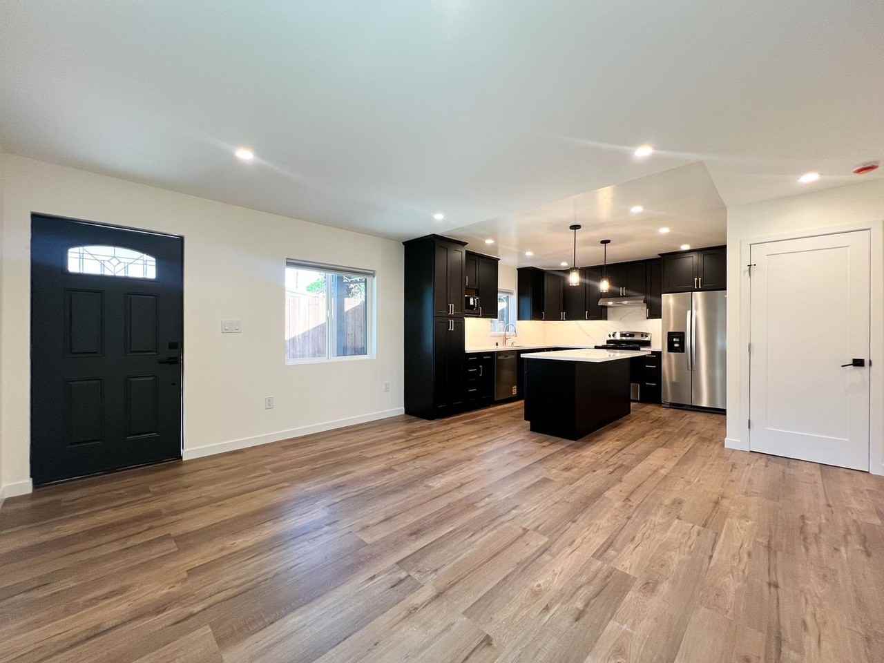 174 Chelsea Ave - Photo 4 of 19