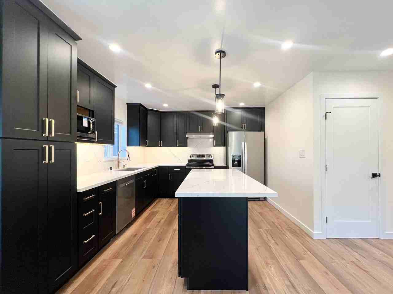 174 Chelsea Ave - Photo 6 of 19