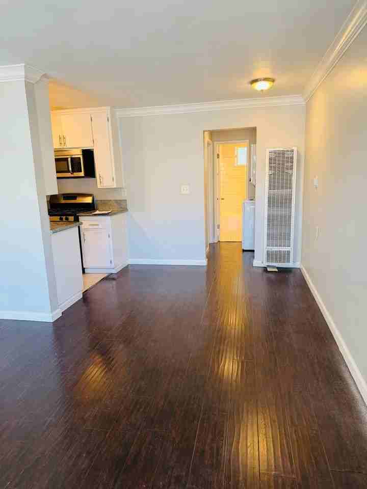 611 Linden Ave - Photo 3 of 13