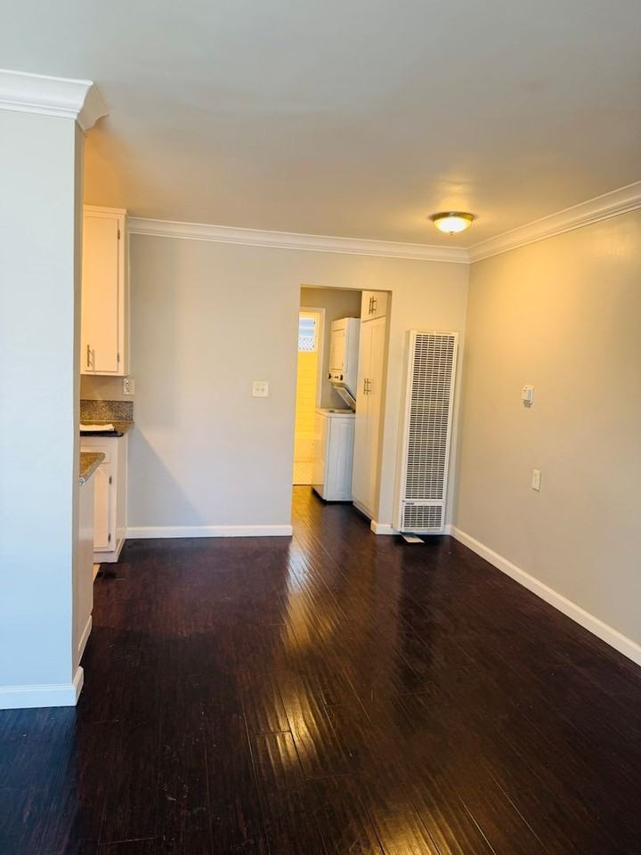 611 Linden Ave - Photo 6 of 13