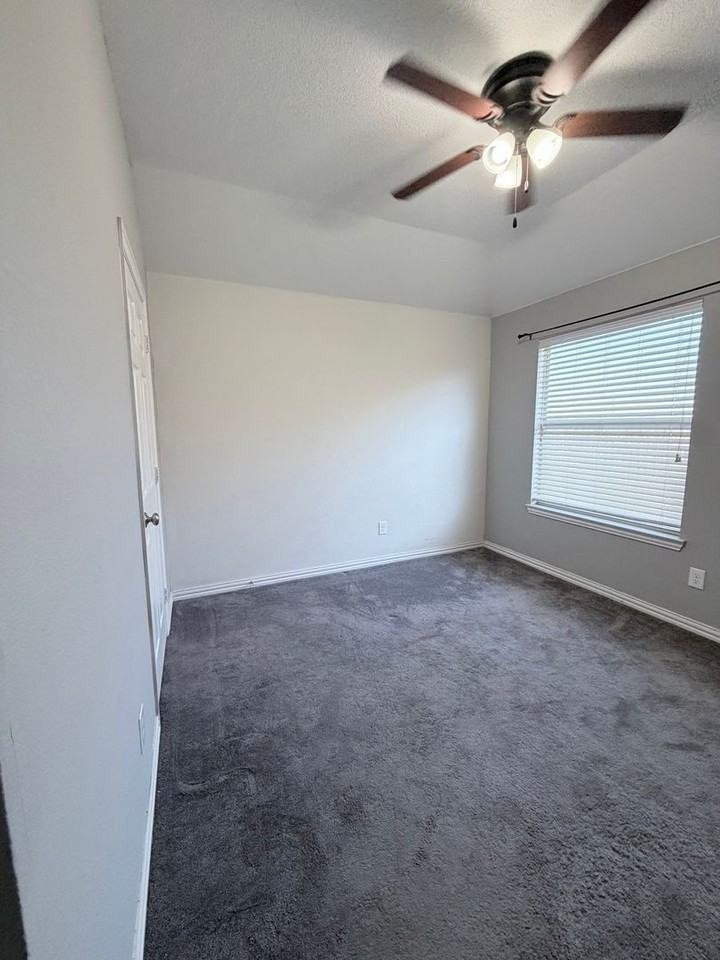 9108 Gristmill Ct - Photo 3 of 6