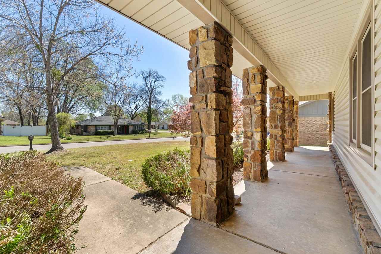 3222 S 54th St - Photo 3 of 36