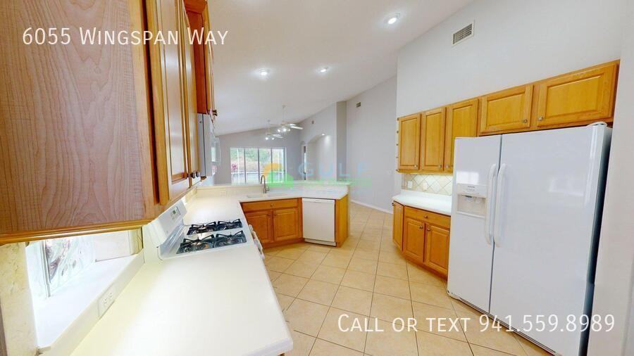 6055 Wingspan Way - Photo 7 of 30