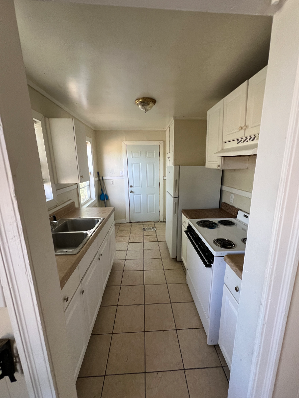 119 Cedar Ln - Photo 2 of 9