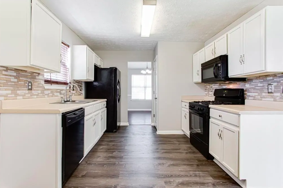 4474 Carriage Park Dr - Photo 3 of 7