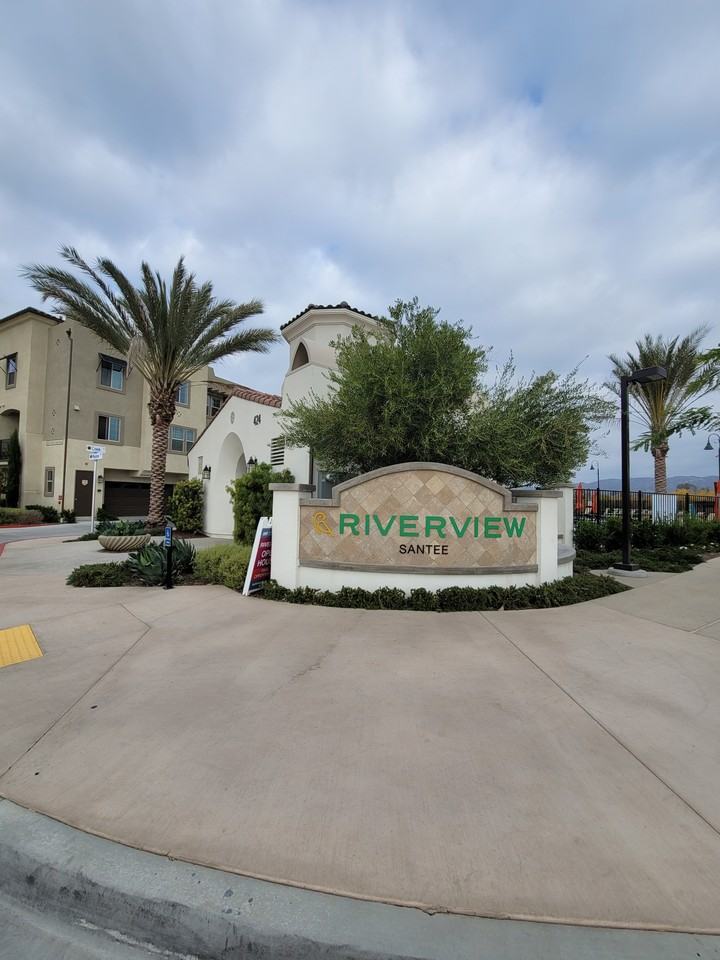 328 Lagoon Way - Photo 2 of 48