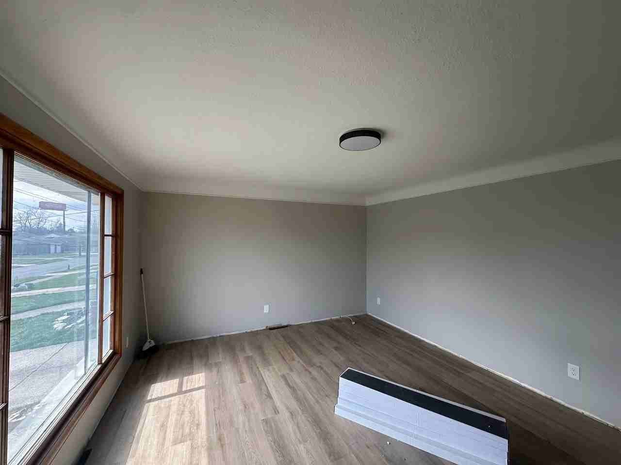 13621 Silver Rd - Photo 3 of 6