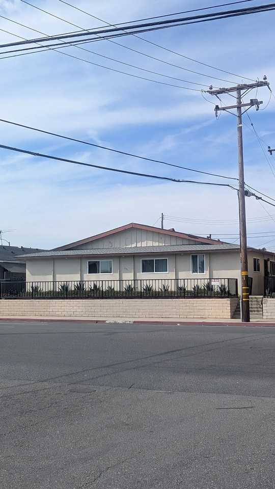 7731 Slater Ave #4 - Photo 5 of 9