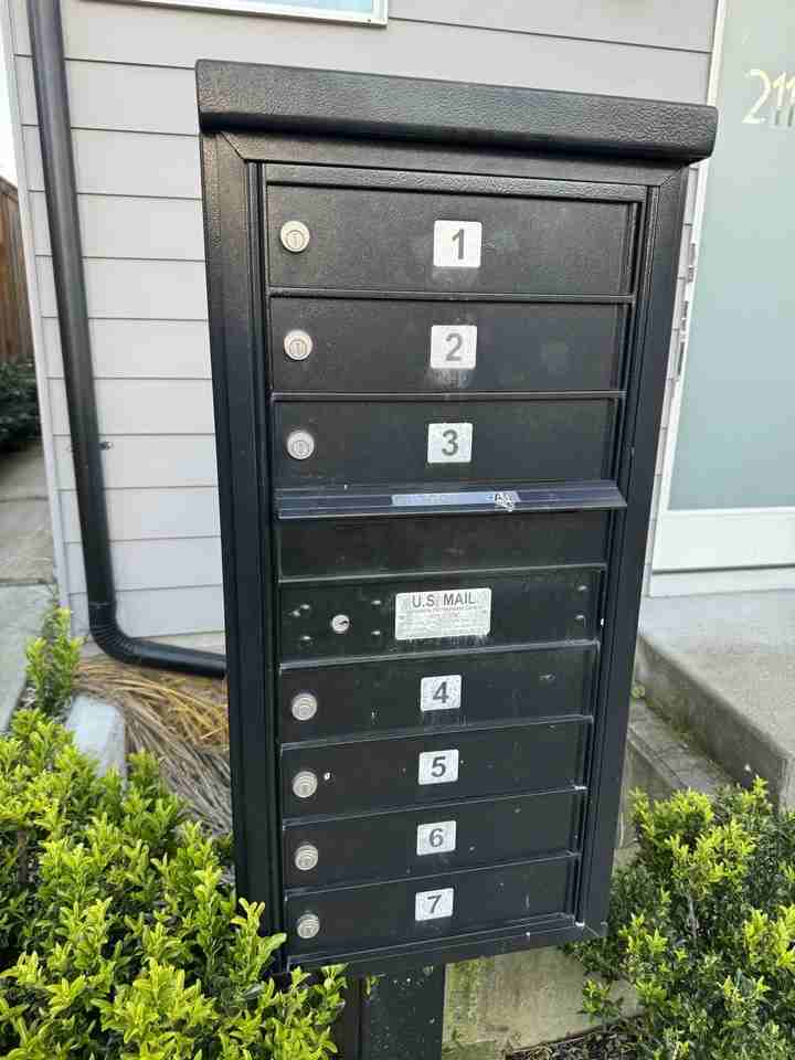 2110 14th Ave S #B - Photo 4 of 15