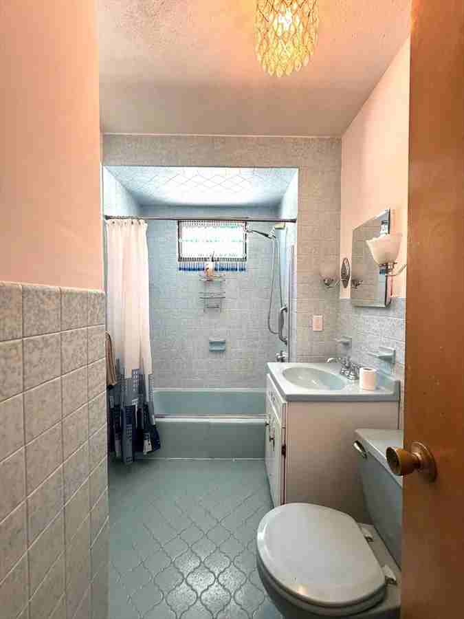 26 Frederick Ave - Photo 2 of 8