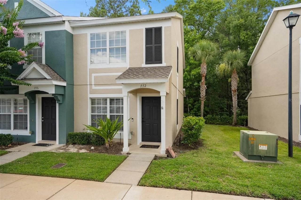 772 Shropshire Loop - Photo 3 of 21